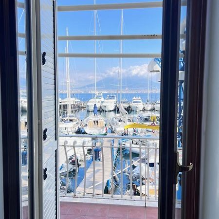 Appartement Residenza Borgo Marinaro à Naples Extérieur photo